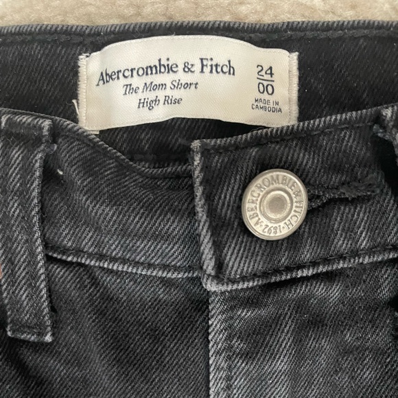Abercrombie & Fitch High Rise Mom Short - Picture 3 of 3